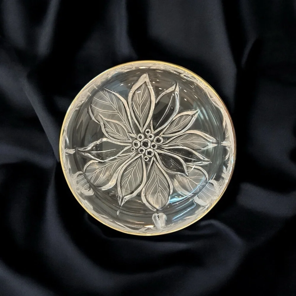 Mikasa Bowl‎ Crystal Frosted Serving Floral Poinsettia Nut Dish w/Gold Trim edge